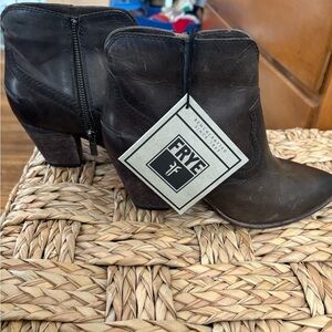 Frye Women's Brown Leather Ankle Boots